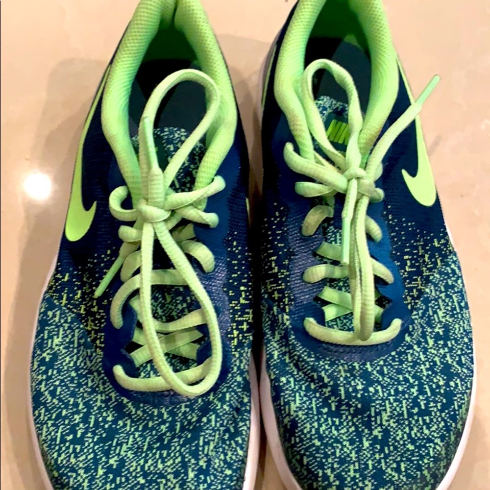 NIKE FLEX CONTACT SIZE 5Y GIRL SHOES RUNNING